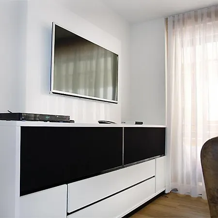 Raetia Nana Apartamento