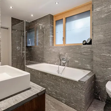 Raetia Nana 公寓 *