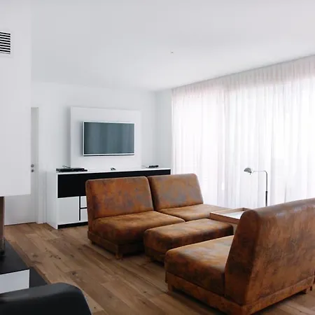 Raetia Nana * 阿罗萨